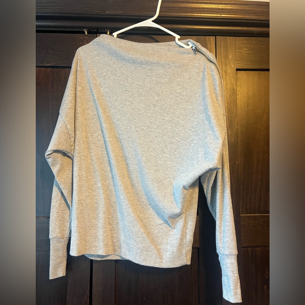 Zipper Cold-Shoulder Gray Sweater